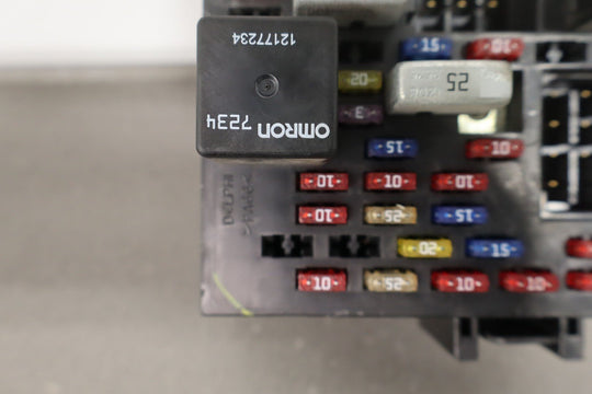 2001 Chevy Silverado 2500HD Cabin/Interior Fuse Box Assembly 15770992