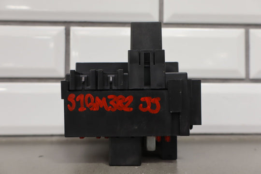 2001 Chevy Silverado 2500HD Cabin/Interior Fuse Box Assembly 15770992