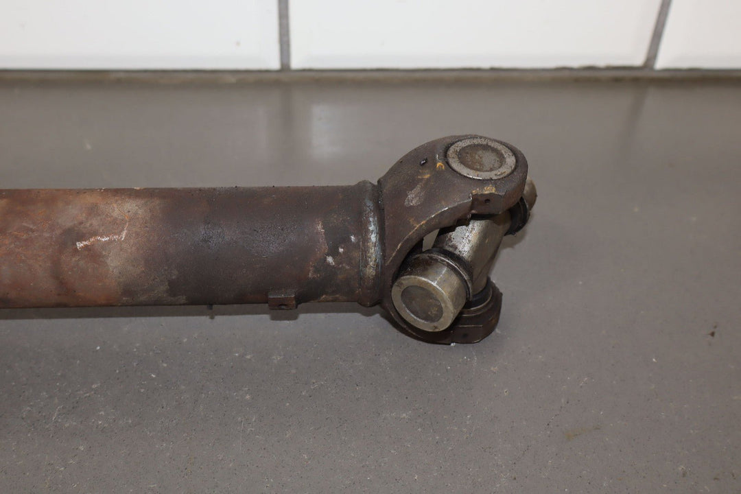 2001 GMC 2500HD 8.1L 4x4 Front Driveshaft Assembly (Auto Trans)