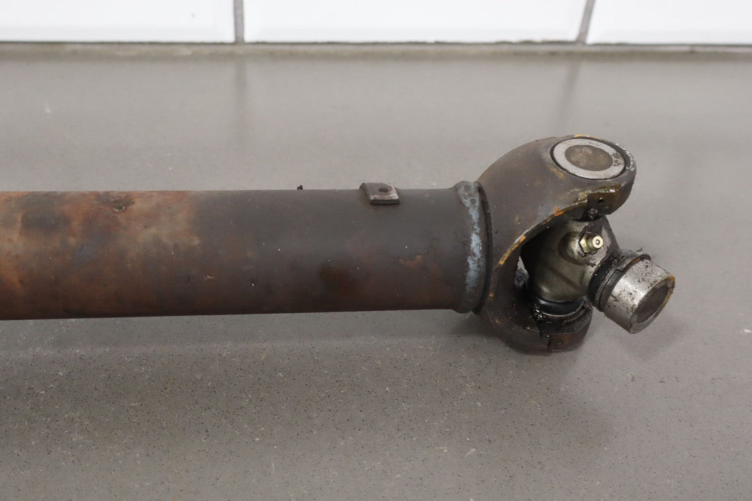 2001 GMC 2500HD 8.1L 4x4 Front Driveshaft Assembly (Auto Trans)