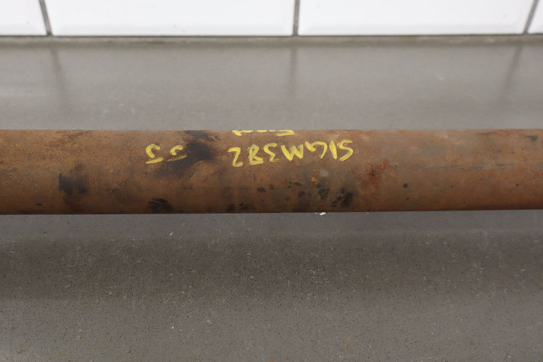 2001 GMC 2500HD 8.1L 4x4 Front Driveshaft Assembly (Auto Trans)