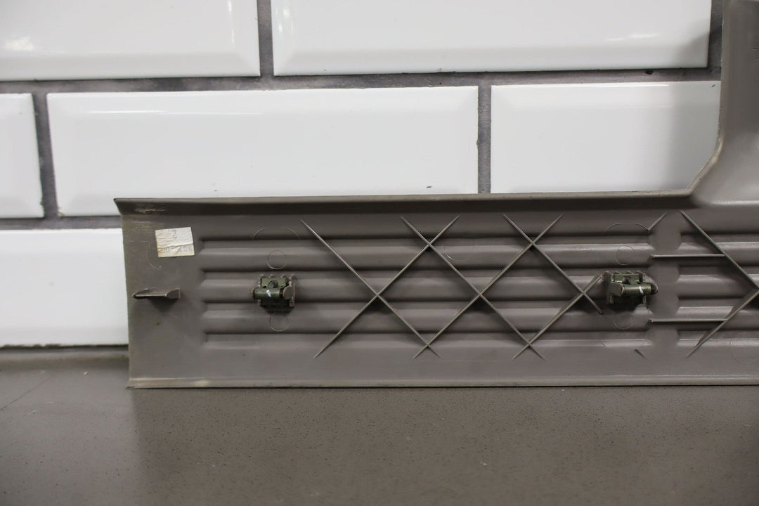 2001 GMC Sierra 2500 Crew Cab Front Door Entry Sill Plate Pair