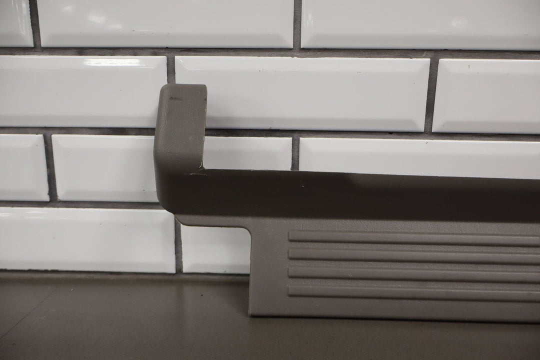 2001 GMC Sierra 2500 Crew Cab Front Door Entry Sill Plate Pair