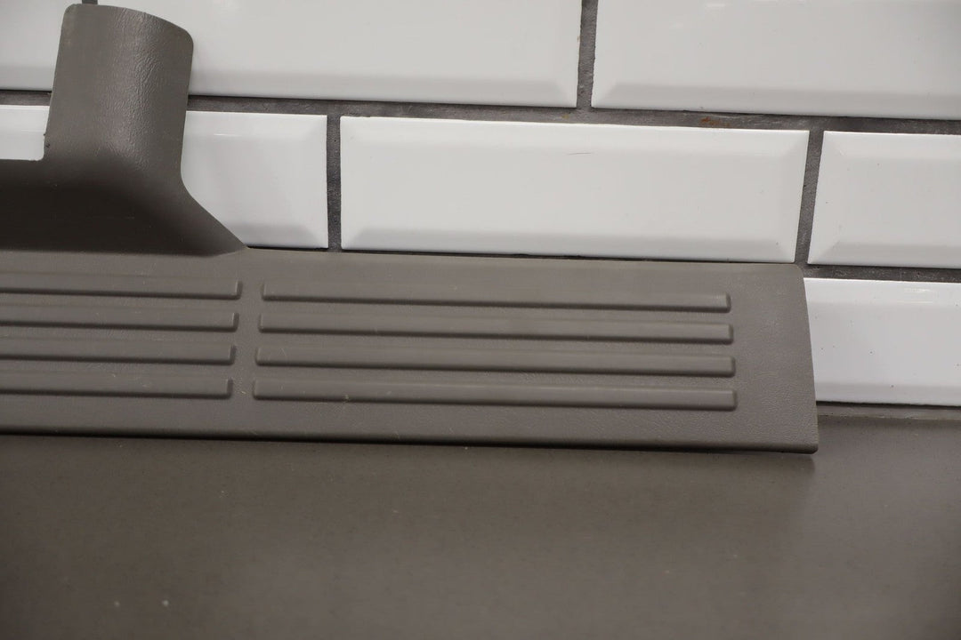 2001 GMC Sierra 2500 Crew Cab Front Door Entry Sill Plate Pair