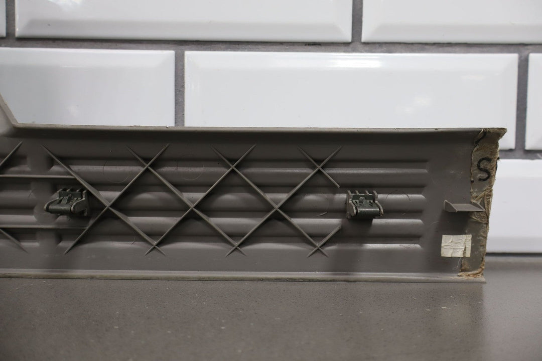 2001 GMC Sierra 2500 Crew Cab Front Door Entry Sill Plate Pair