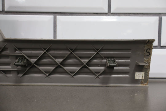 2001 GMC Sierra 2500 Crew Cab Front Door Entry Sill Plate Pair