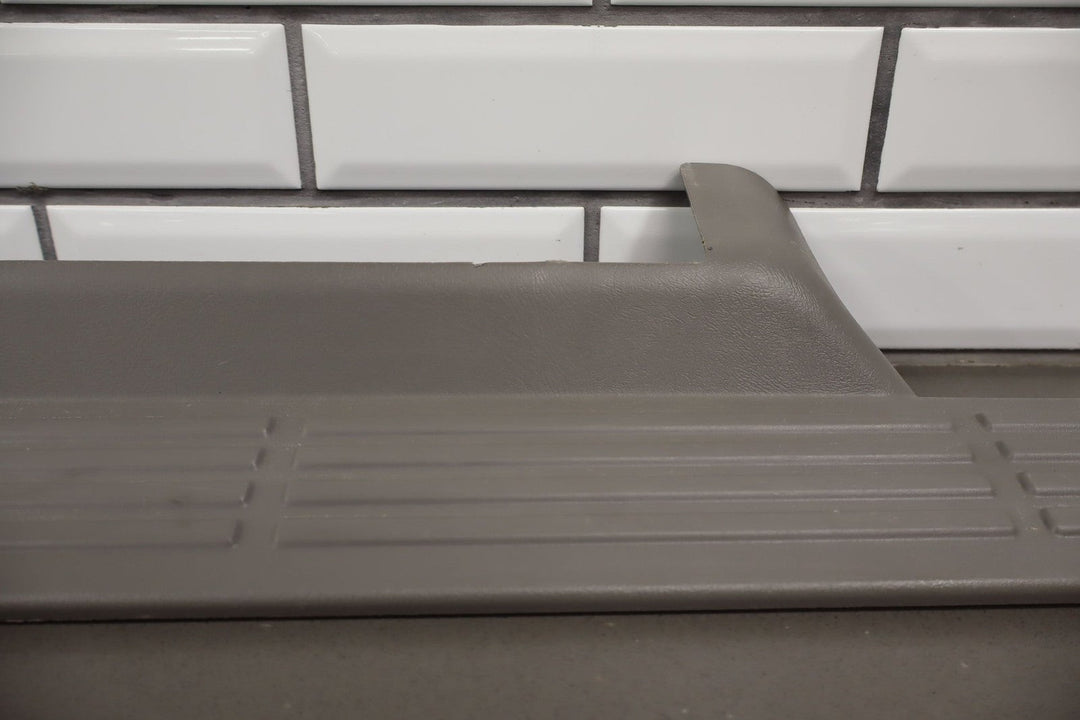 2001 GMC Sierra 2500 Crew Cab Front Door Entry Sill Plate Pair