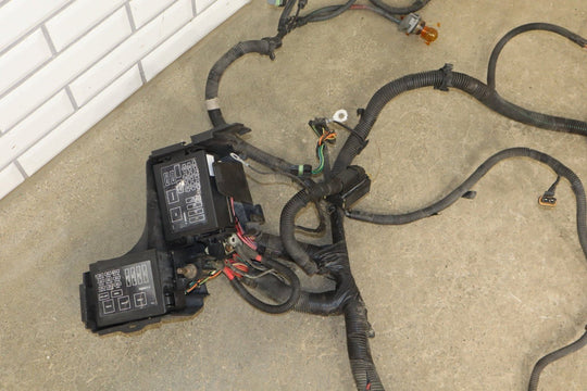 2001 Pontiac Firebird 3.8L Engine Fuse Box