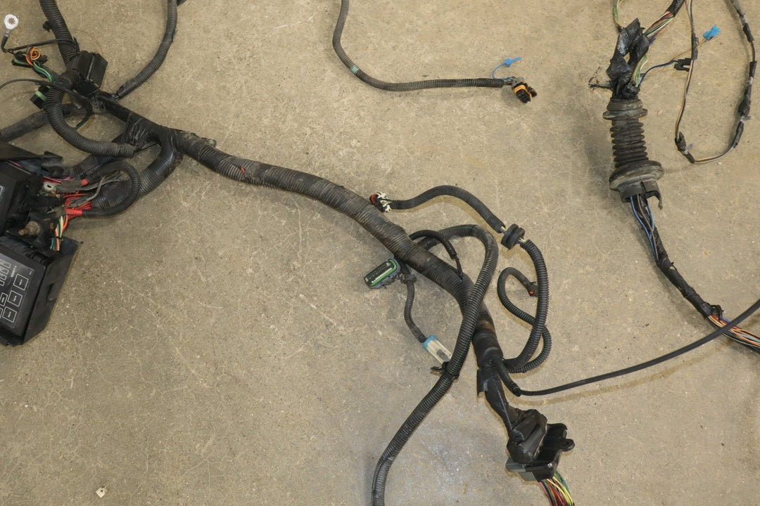 2001 Pontiac Firebird 3.8L Engine Fuse Box
