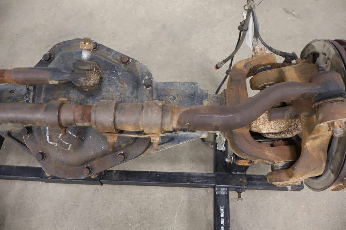 2002-2004 Ford F250 F350 Super Duty 4x4 3.73 Ratio Front Axle Assembly OEM