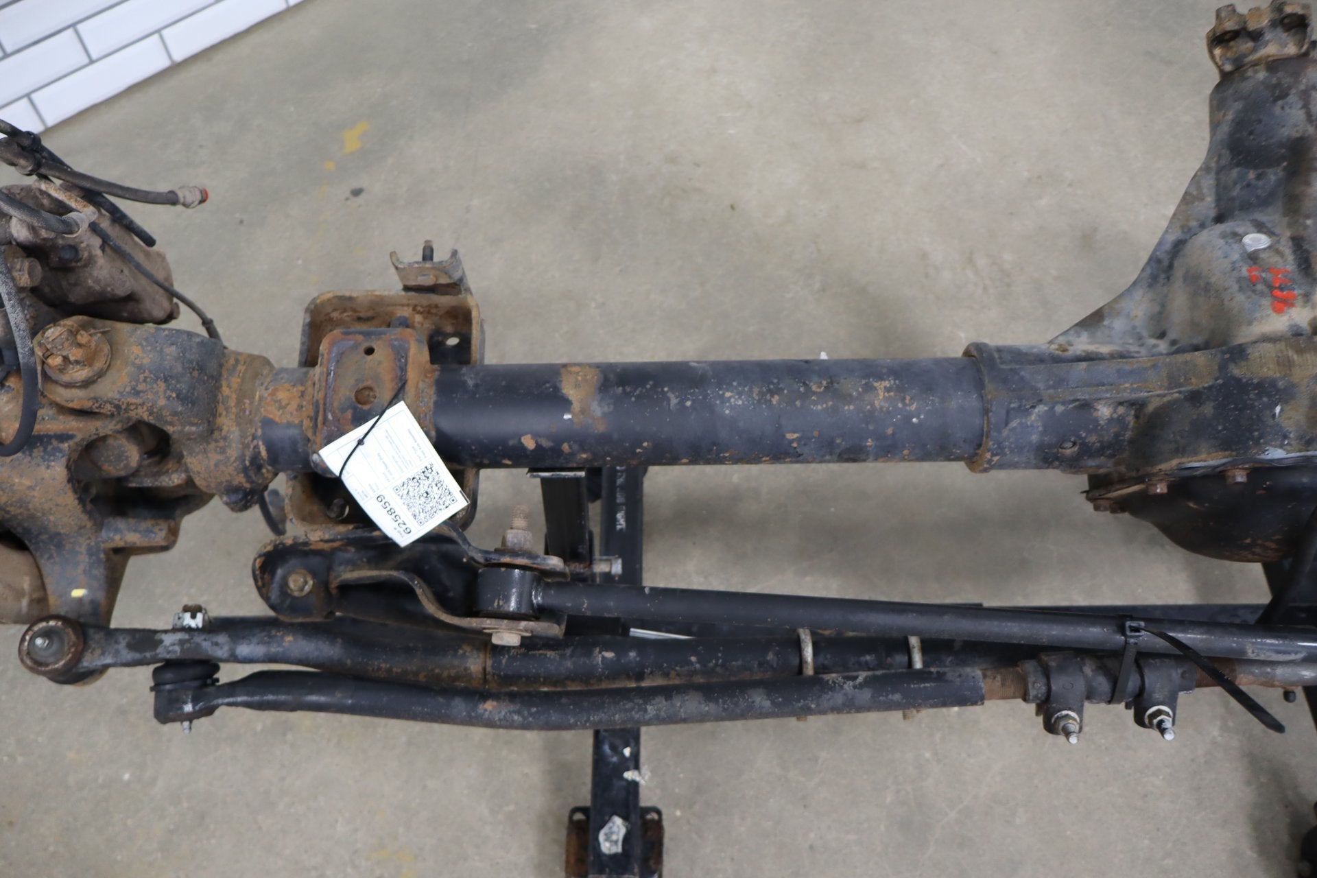2002-2004 Ford F250 F350 Super Duty 4x4 3.73 Ratio Front Axle Assembly OEM