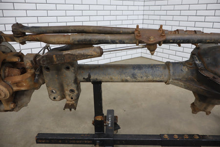 2002-2004 Ford F250 F350 Super Duty 4x4 3.73 Ratio Front Axle Assembly OEM