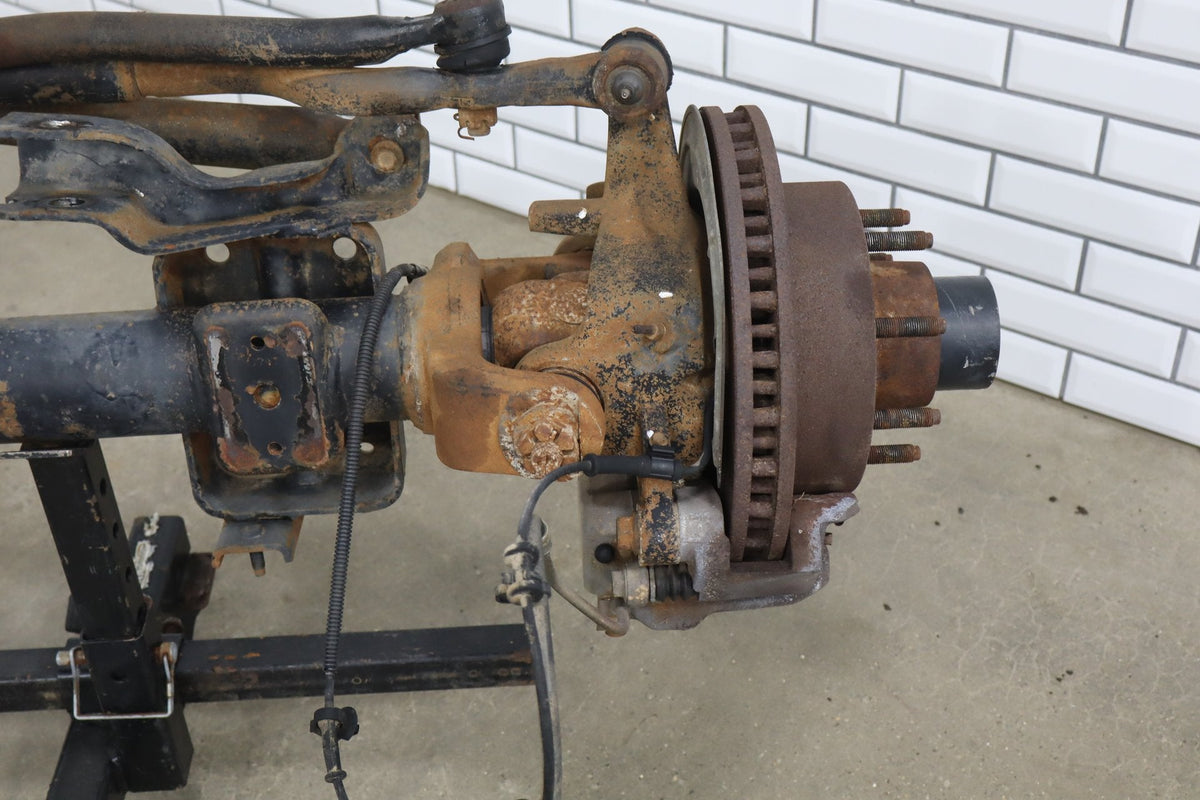 2002-2004 Ford F250 F350 Super Duty 4x4 3.73 Ratio Front Axle Assembly OEM