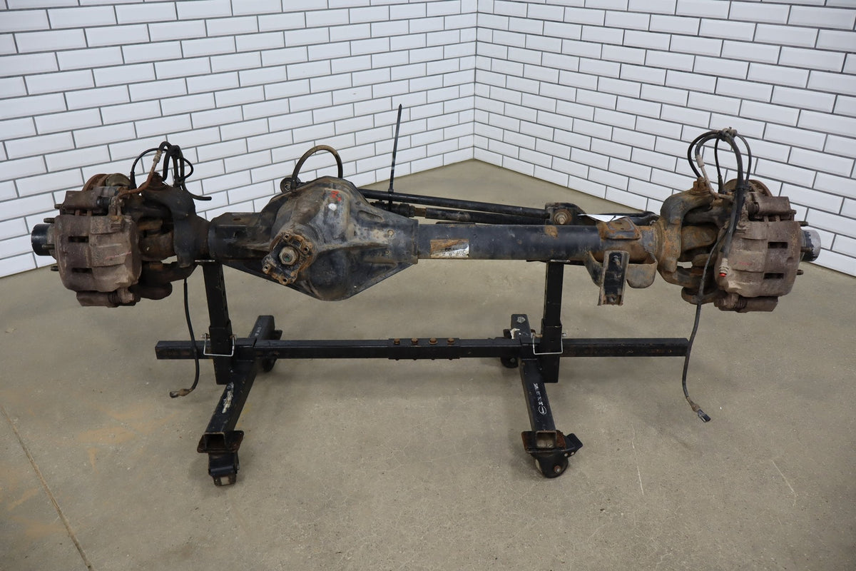 2002-2004 Ford F250 F350 Super Duty 4x4 3.73 Ratio Front Axle Assembly OEM