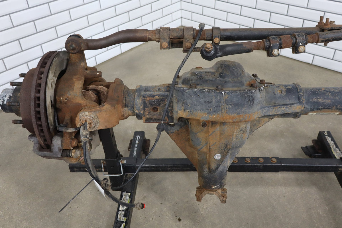 2002-2004 Ford F250 F350 Super Duty 4x4 3.73 Ratio Front Axle Assembly OEM