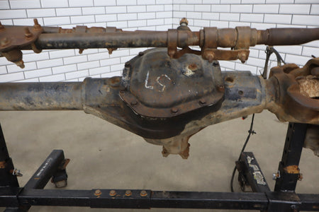 2002-2004 Ford F250 F350 Super Duty 4x4 3.73 Ratio Front Axle Assembly OEM