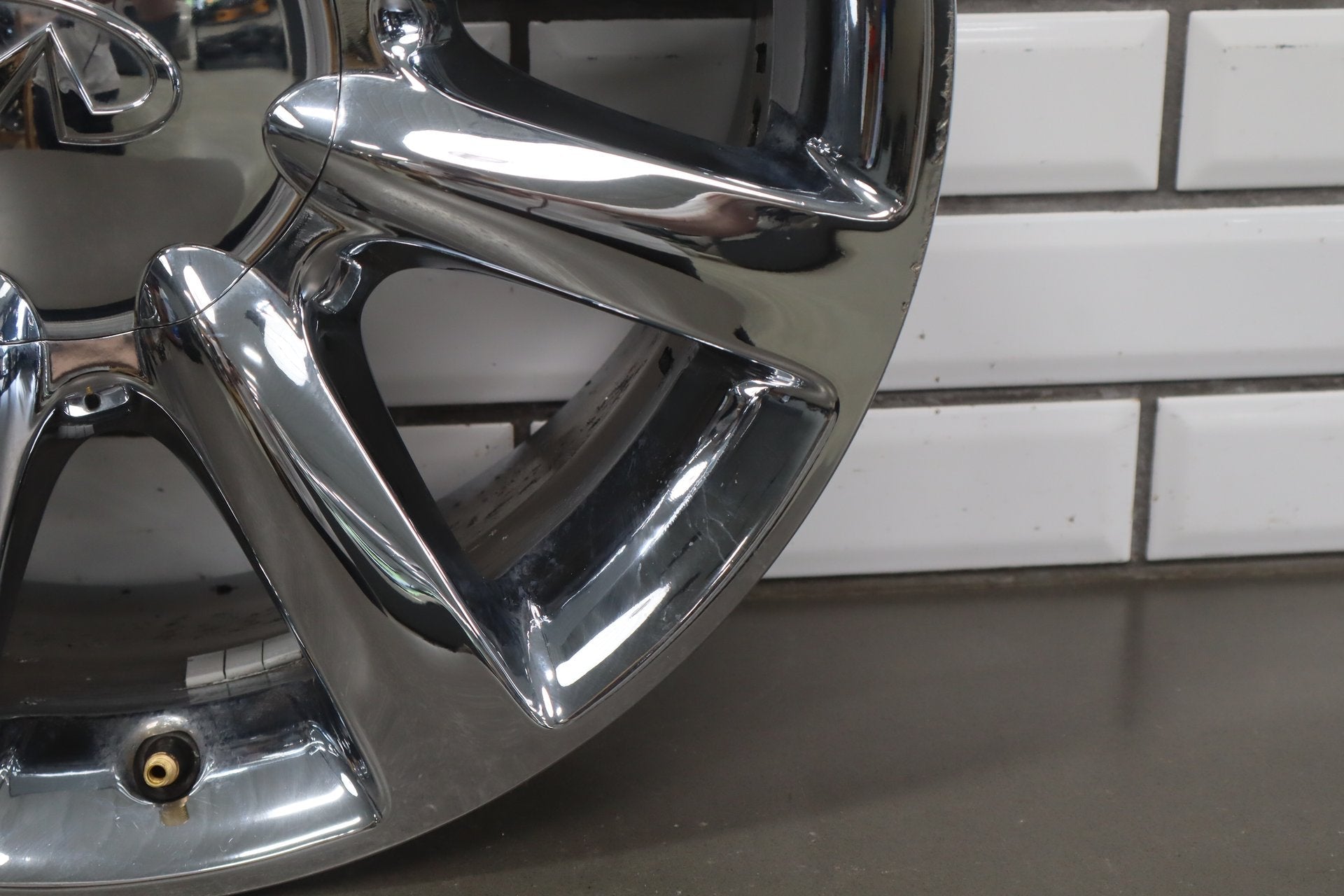2002-2004 Infiniti M45 Alloy Wheel OEM 18" Chrome Low Mileage
