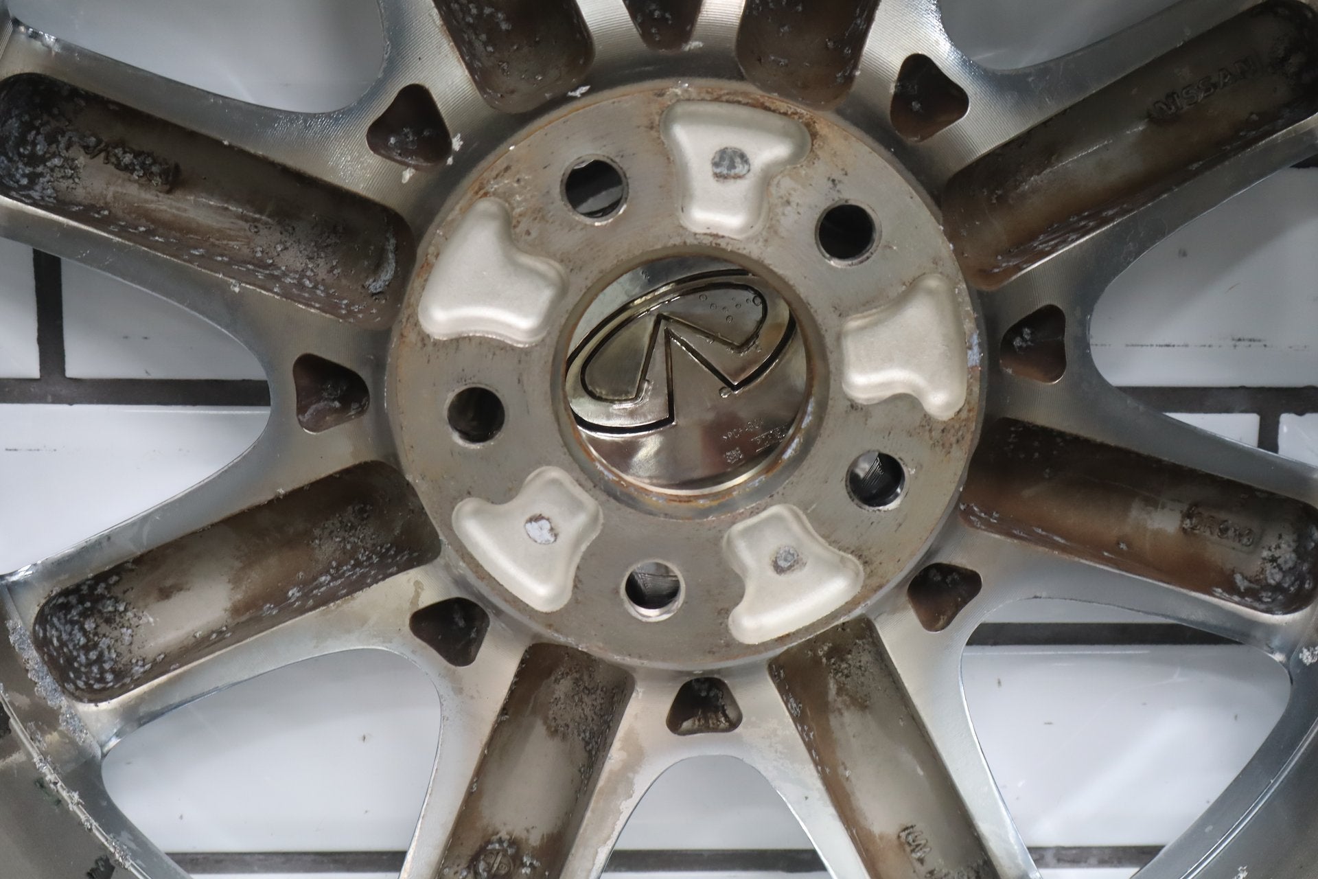 2002-2004 Infiniti M45 Alloy Wheel OEM 18" Chrome Low Mileage