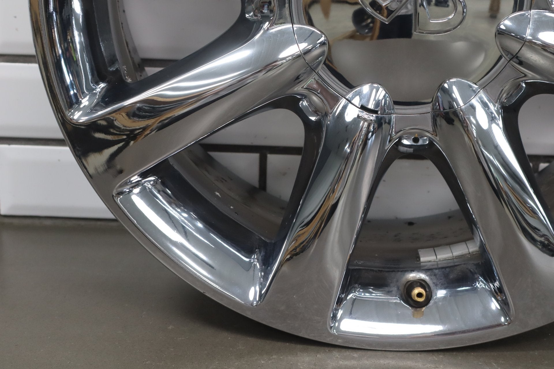 2002-2004 Infiniti M45 Alloy Wheel OEM 18" Chrome Low Mileage