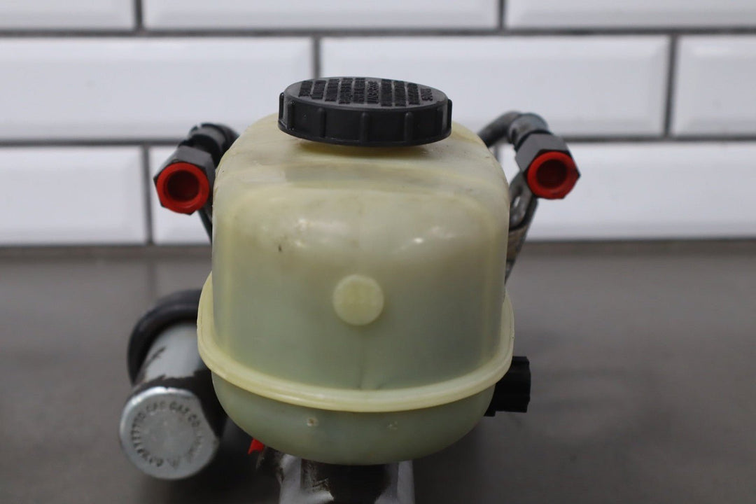 2002 - 2005 Ford F - 250 Super Duty Hydroboost Brake Booster with Master Cylinder