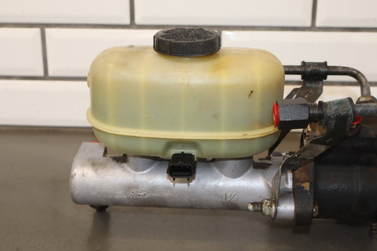 2002 - 2005 Ford F - 250 Super Duty Hydroboost Brake Booster with Master Cylinder