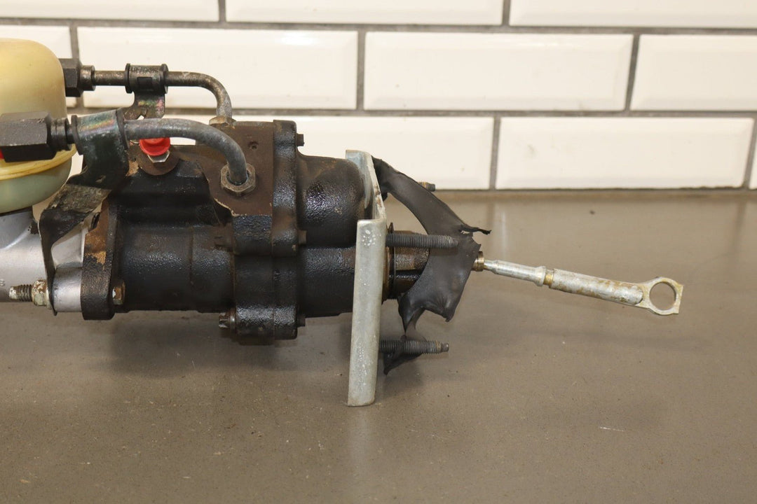 2002 - 2005 Ford F - 250 Super Duty Hydroboost Brake Booster with Master Cylinder