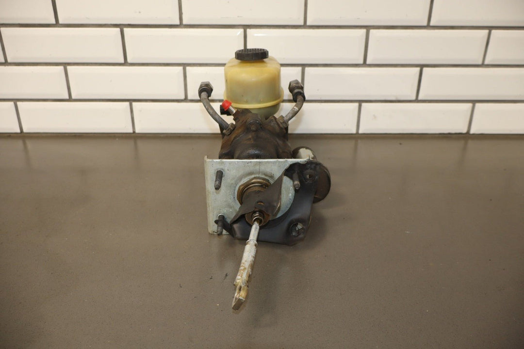 2002 - 2005 Ford F - 250 Super Duty Hydroboost Brake Booster with Master Cylinder
