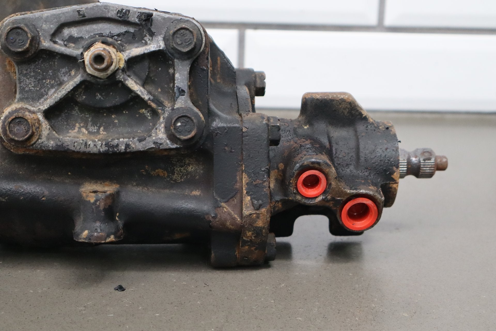 2002-2005 Ford F-350 Super Duty Steering Gear 2C3Z3504AARM OEM