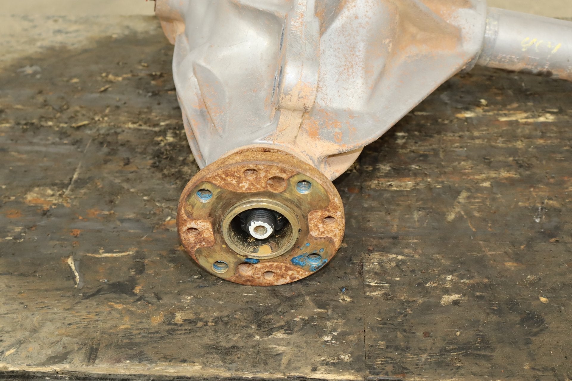 2002-2005 Ram 1500 Carrier Assembly 52070385AB 3.55 OEM