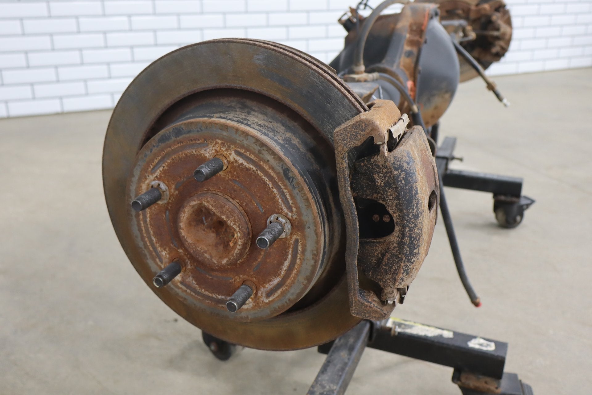 2002-2005 Ram 1500 Rear Axle Assembly 05072512AA OEM 3.55 Ratio