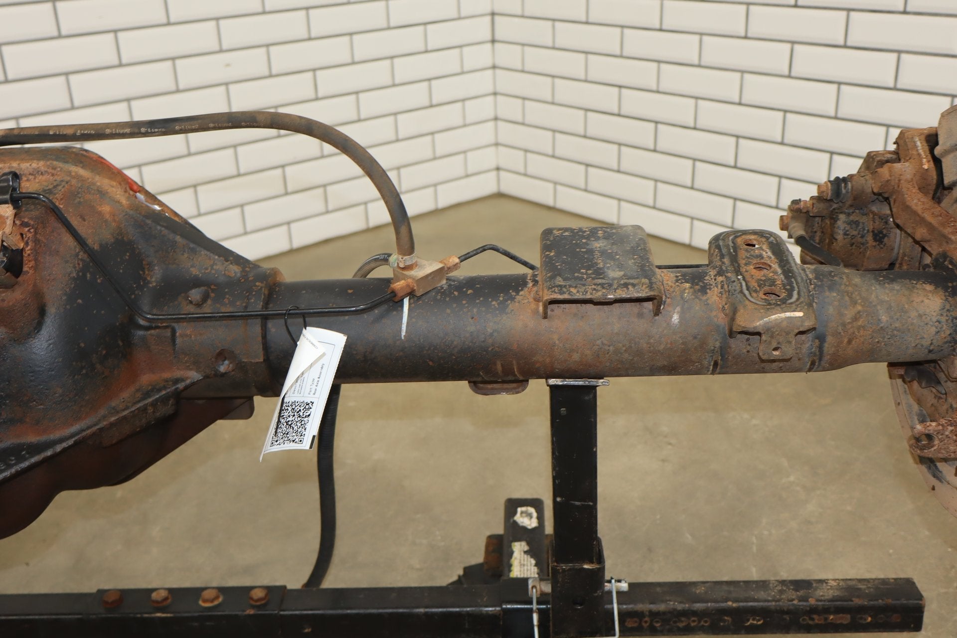 2002-2005 Ram 1500 Rear Axle Assembly 05072512AA OEM 3.55 Ratio