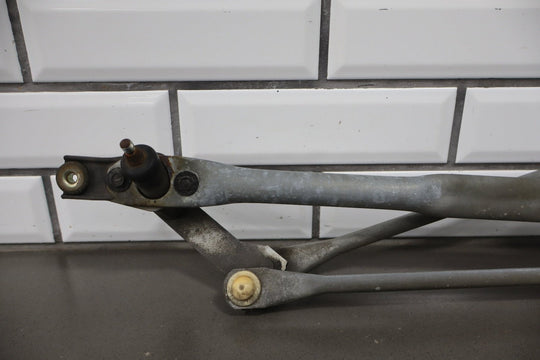 2002 - 2006 Cadillac Escalade GMT800 Front Wiper Motor with Linkage OEM