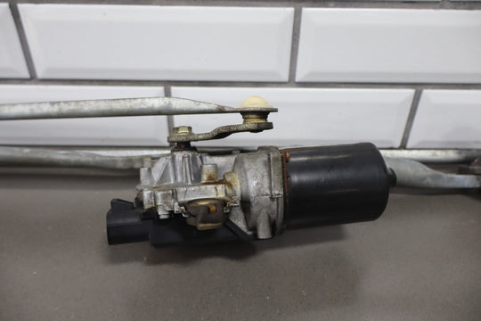 2002 - 2006 Cadillac Escalade GMT800 Front Wiper Motor with Linkage OEM