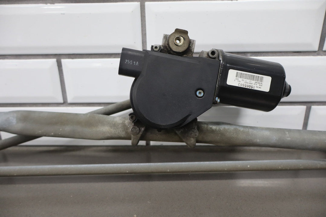 2002 - 2006 Cadillac Escalade GMT800 Front Wiper Motor with Linkage OEM