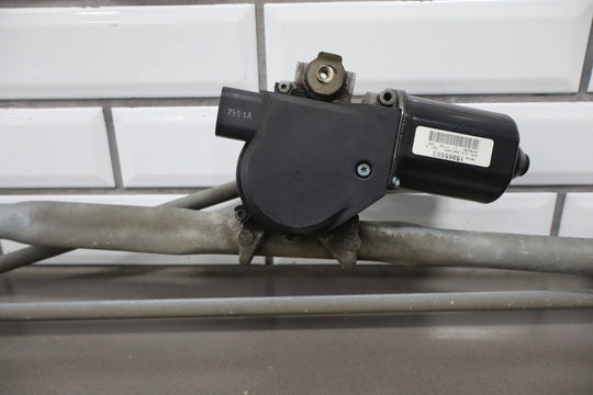 2002 - 2006 Cadillac Escalade GMT800 Front Wiper Motor with Linkage OEM
