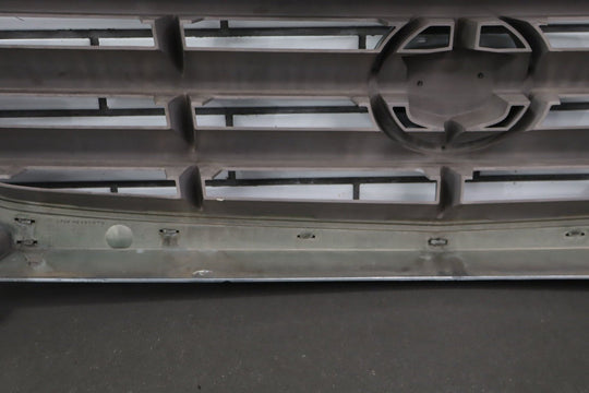 2002 - 2006 Cadillac Escalade OEM Front Grille Pewter Metallic 11U