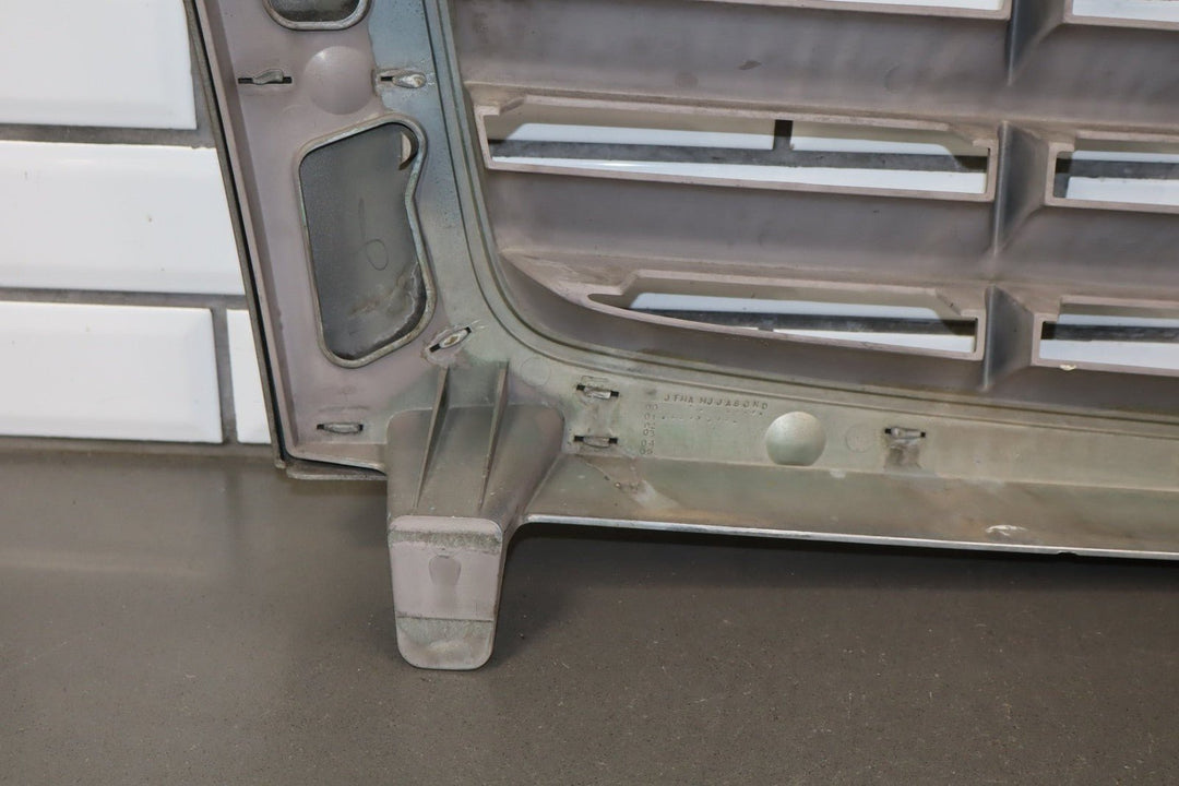 2002 - 2006 Cadillac Escalade OEM Front Grille Pewter Metallic 11U