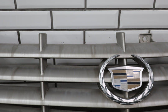 2002 - 2006 Cadillac Escalade OEM Front Grille Pewter Metallic 11U