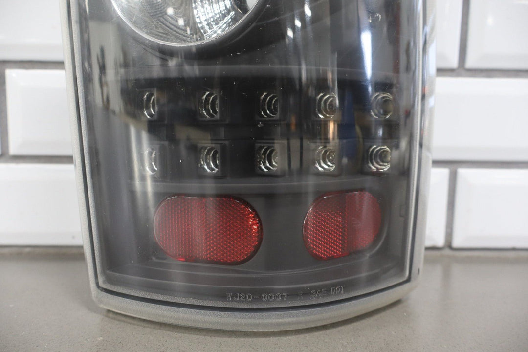 2002 - 2006 GMC Yukon GMT800 Aftermarket Tail Light Set
