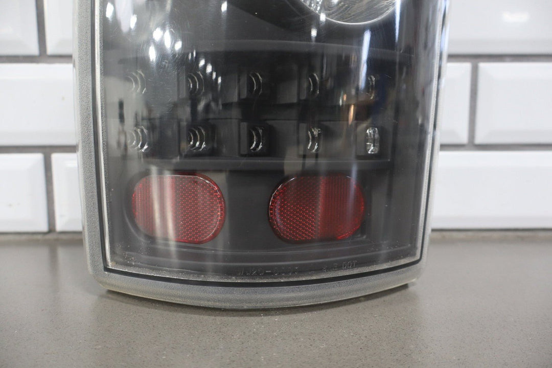2002 - 2006 GMC Yukon GMT800 Aftermarket Tail Light Set