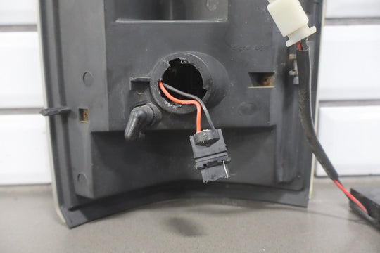 2002 - 2006 GMC Yukon GMT800 Aftermarket Tail Light Set