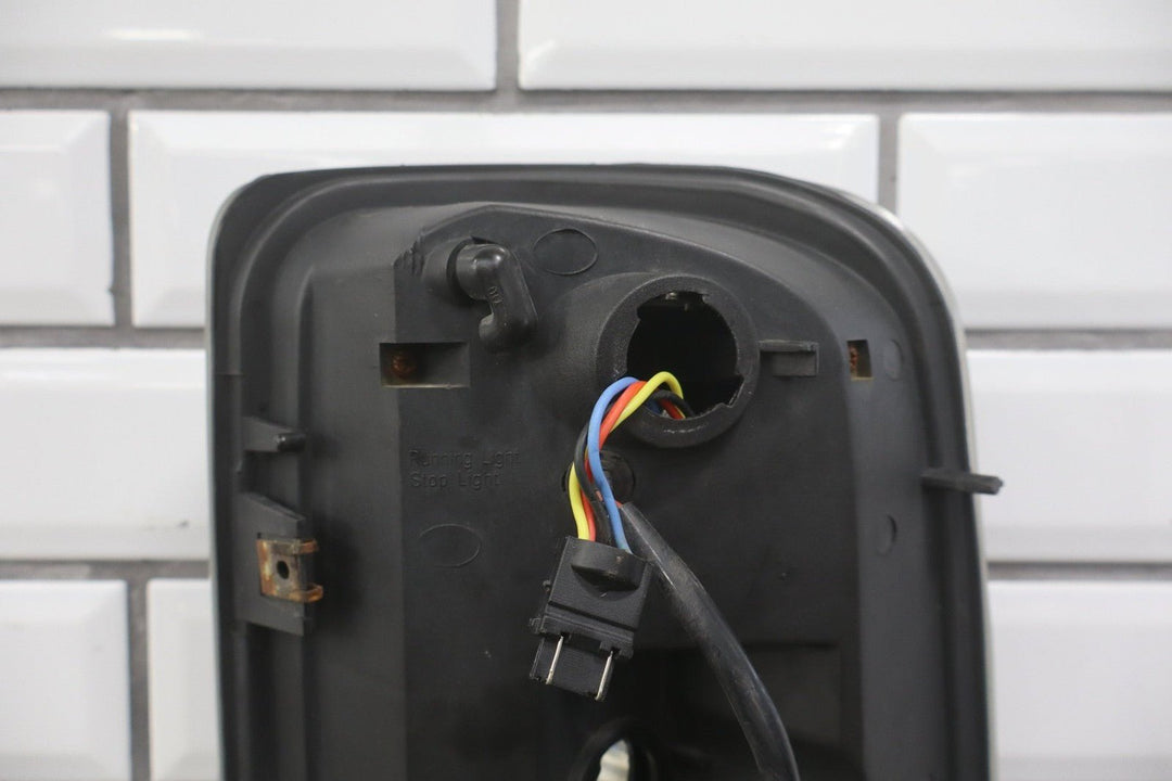 2002 - 2006 GMC Yukon GMT800 Aftermarket Tail Light Set