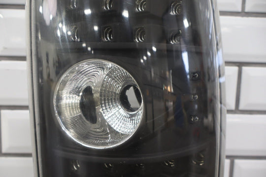 2002 - 2006 GMC Yukon GMT800 Aftermarket Tail Light Set