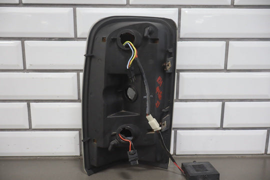 2002 - 2006 GMC Yukon GMT800 Aftermarket Tail Light Set