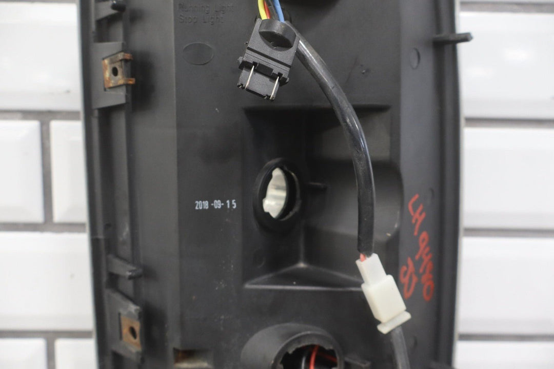 2002 - 2006 GMC Yukon GMT800 Aftermarket Tail Light Set