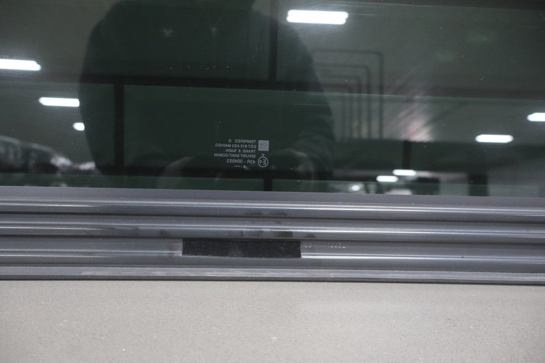 2002 - 2006 GMC Yukon Tahoe Suburban GMT800 Sunroof Glass Panel OEM