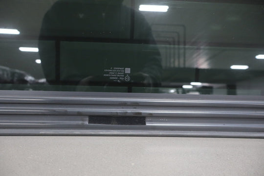 2002 - 2006 GMC Yukon Tahoe Suburban GMT800 Sunroof Glass Panel OEM
