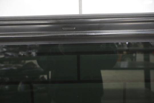 2002 - 2006 GMC Yukon Tahoe Suburban GMT800 Sunroof Glass Panel OEM