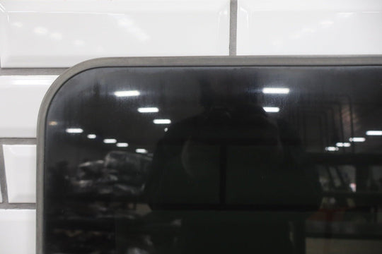 2002 - 2006 GMC Yukon Tahoe Suburban GMT800 Sunroof Glass Panel OEM