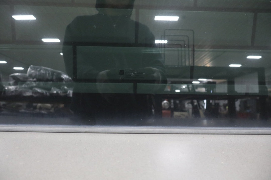 2002 - 2006 GMC Yukon Tahoe Suburban GMT800 Sunroof Glass Panel OEM